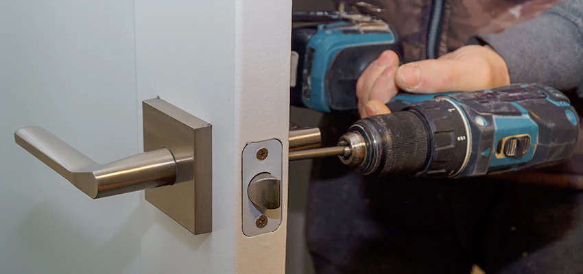 Broken Door Handle Lock Repair in El Centro, California